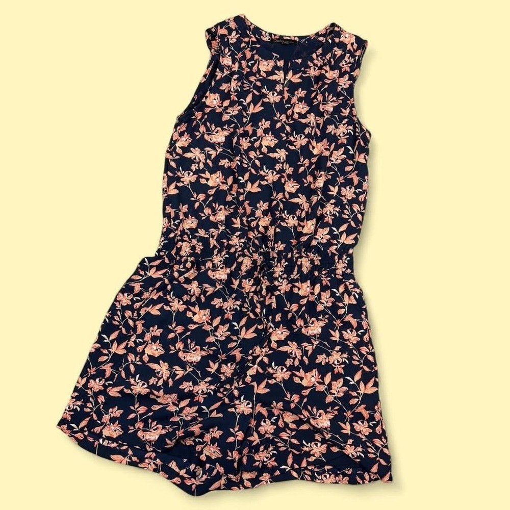Dalia navy floral romper Size 2 Summer fit